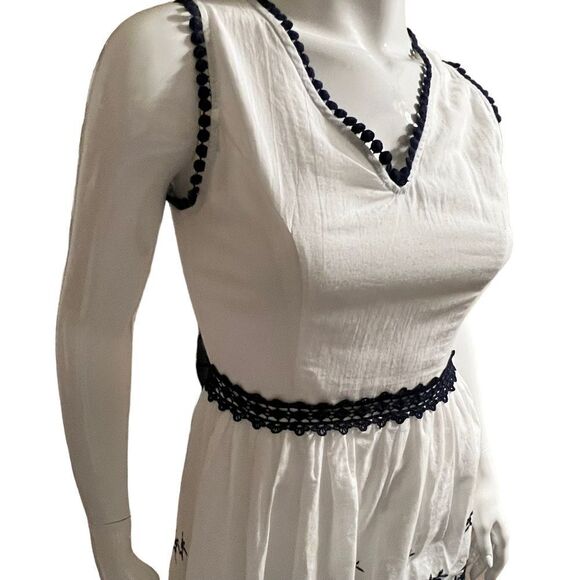 Altae’d State Mini Sundress Dress White & Navy Embroidered size Small - Picture 6 of 9